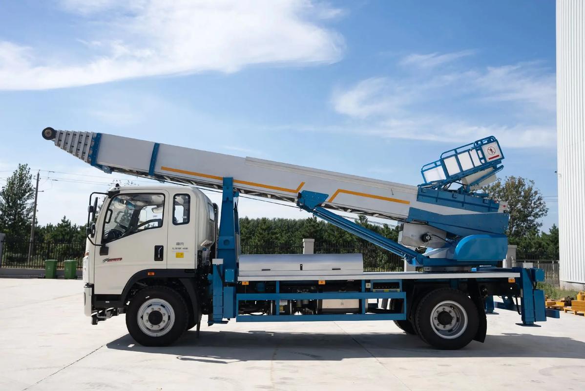 潍坊云梯上料车租赁费用